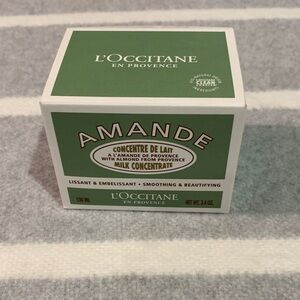 L'OCCITANE Amande Milk Concentrate in Green and White